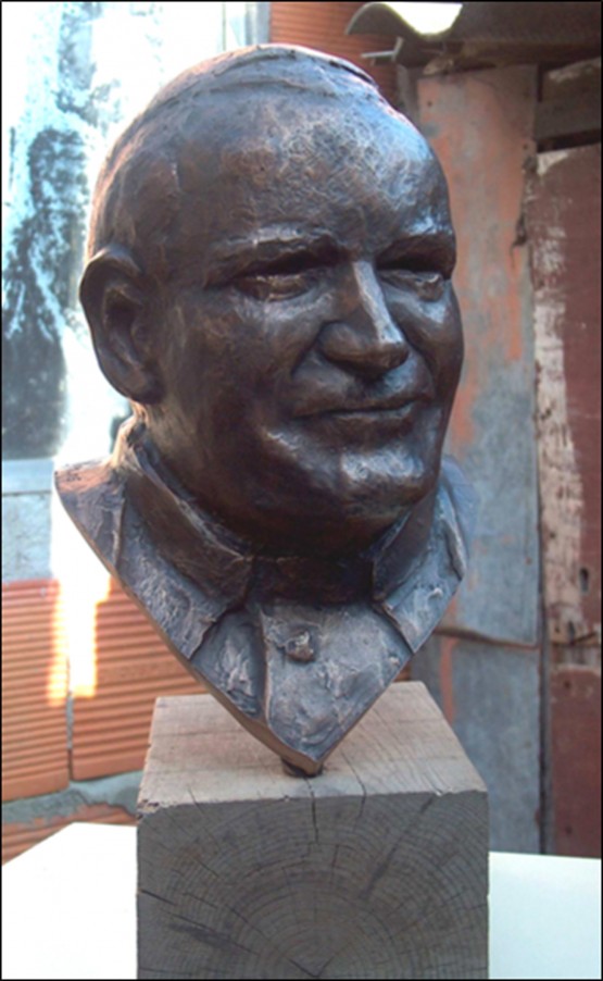 Escultor Daniel Silva